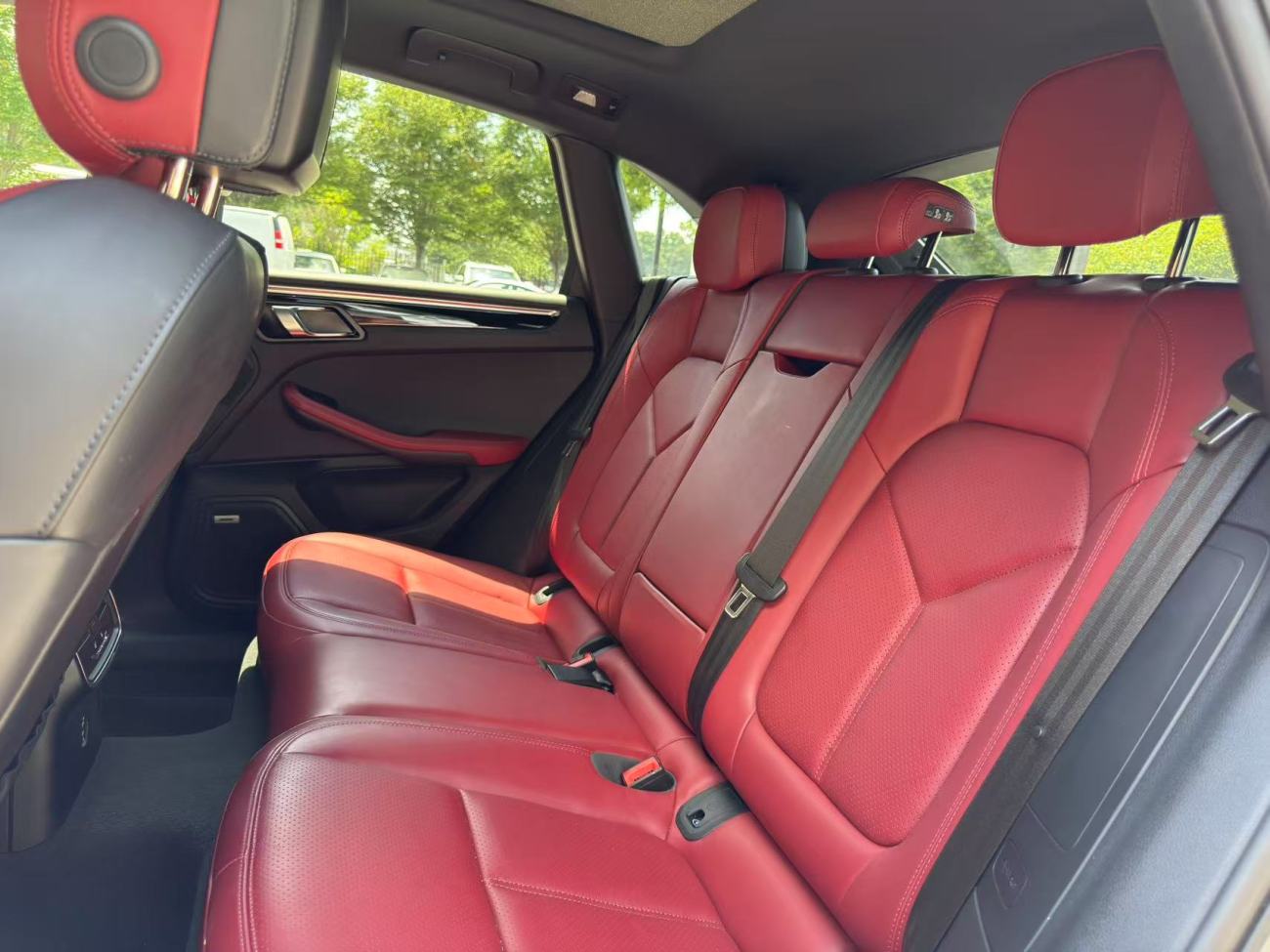 2023 Porsche Macan T photo 32