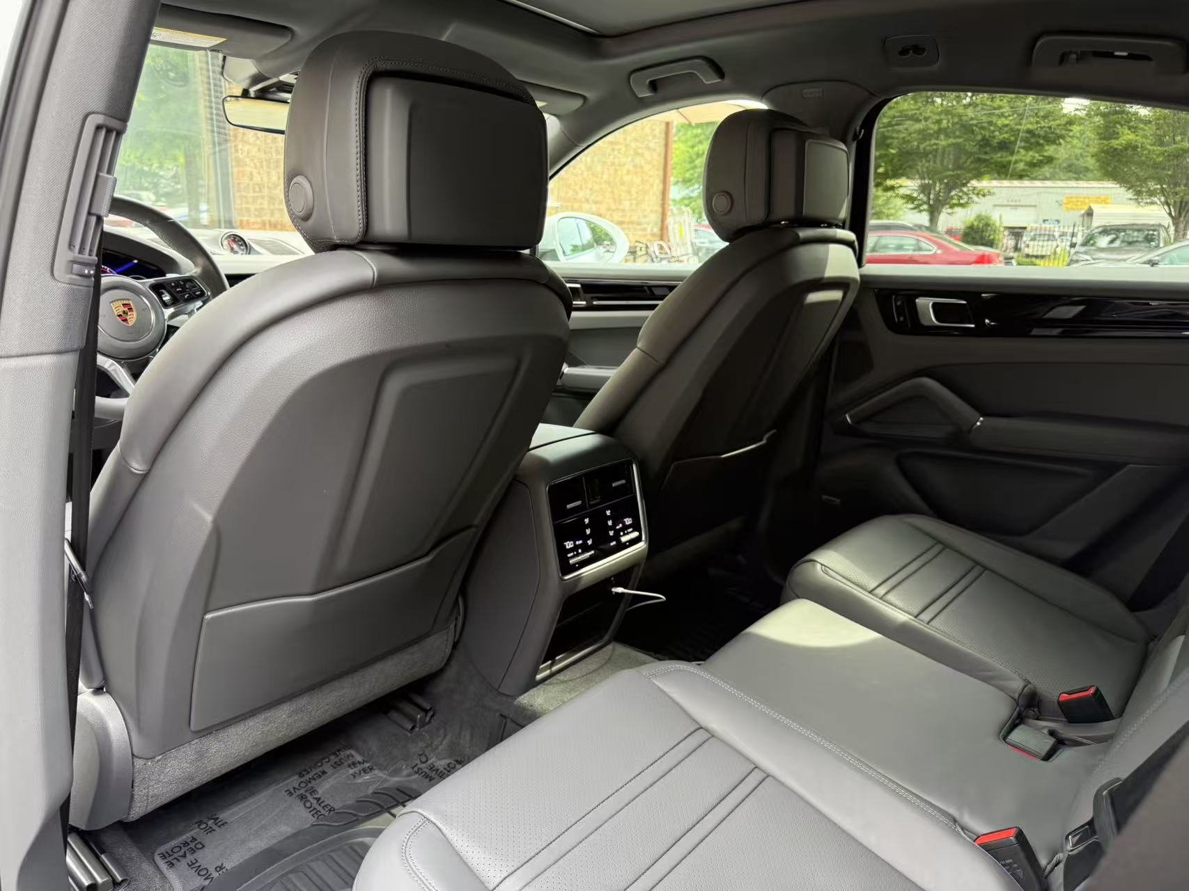 2020 Porsche Cayenne S Coupe photo 24
