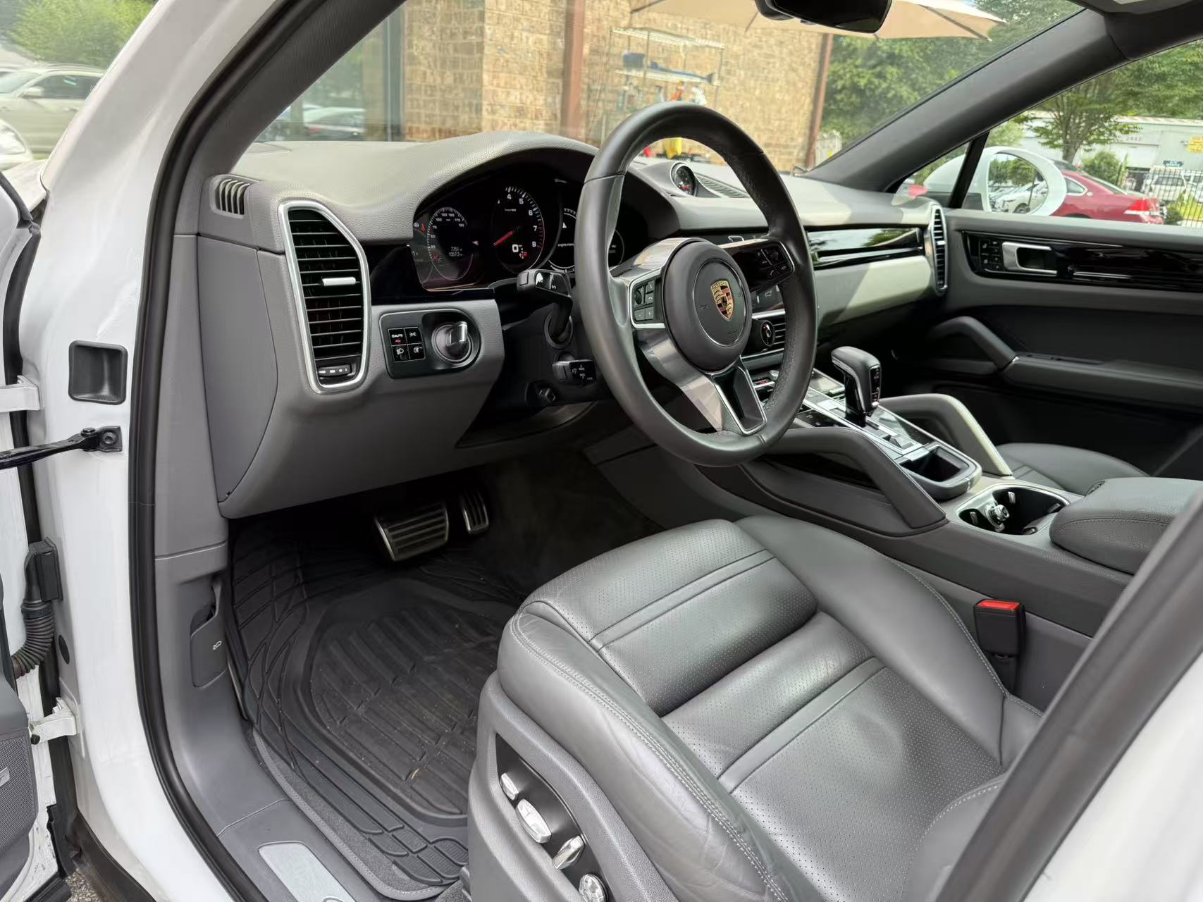 2020 Porsche Cayenne S Coupe photo 14