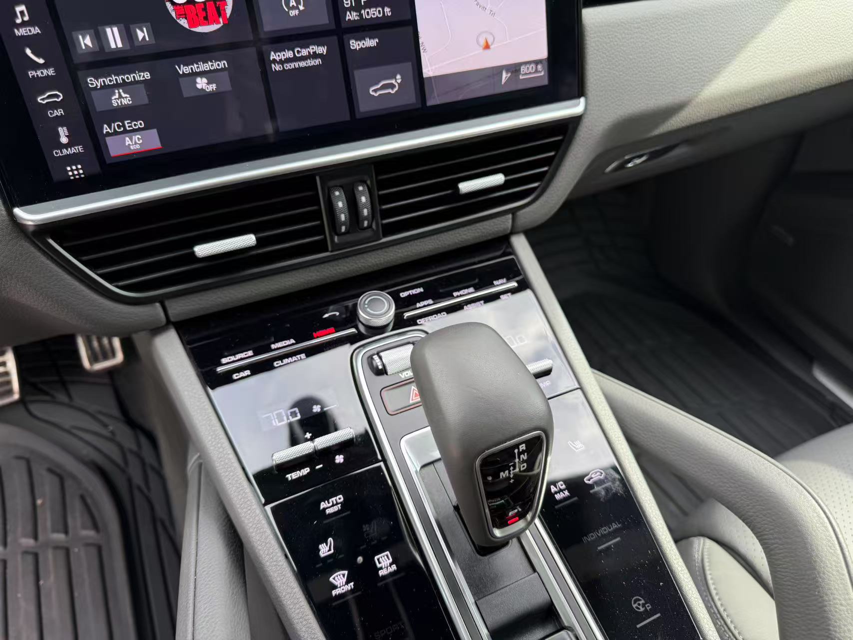 2020 Porsche Cayenne S Coupe photo 18